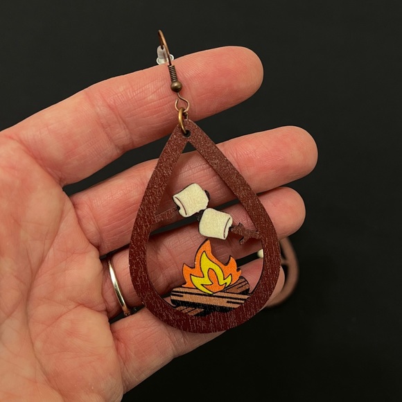 🏕️ 3/$15 S’mores Water Drop Earrings - Picture 3 of 6